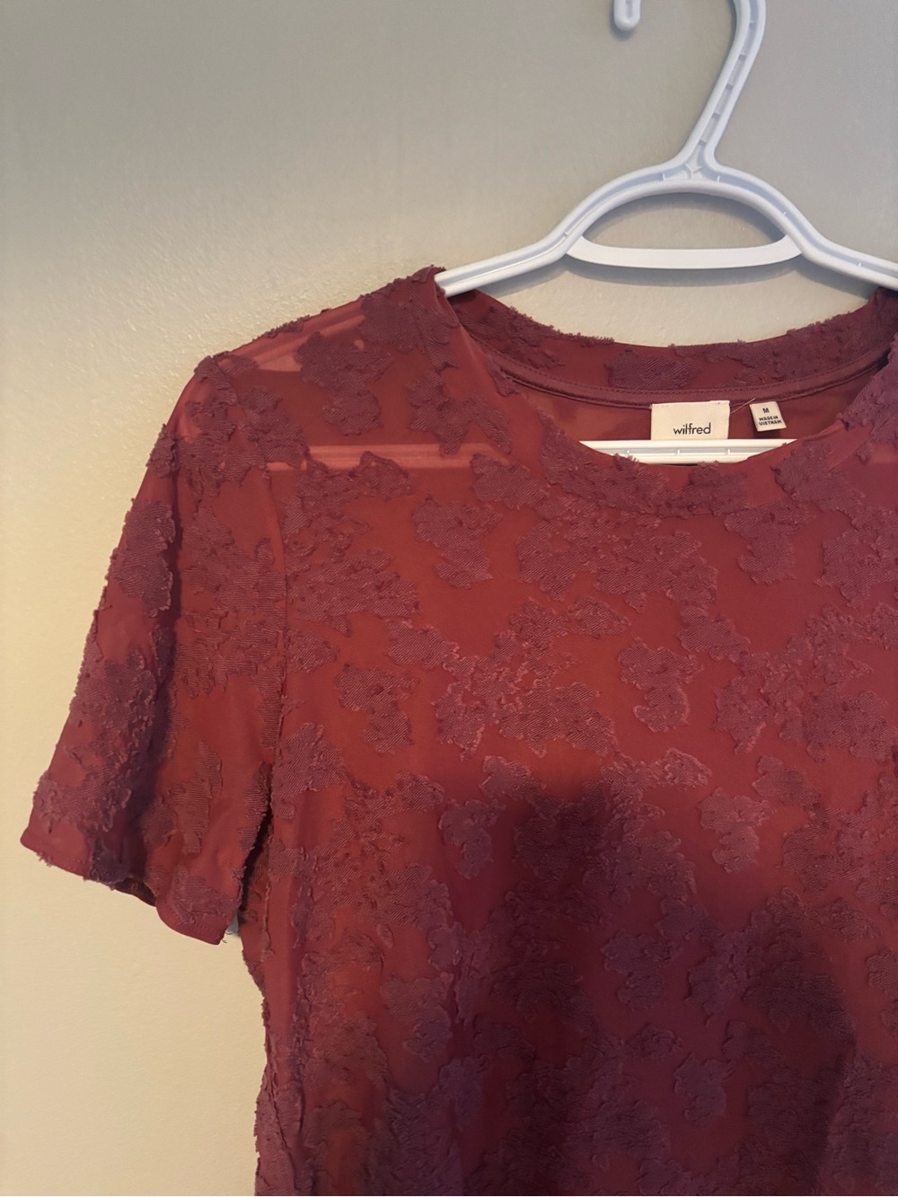 Aritzia Wilfred Tarascon Burgundy Appliqué Floral Semi Sheer Lace Blouse Medium - Picture 5 of 6
